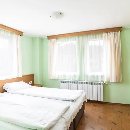 Roden Dom Pensión 2*