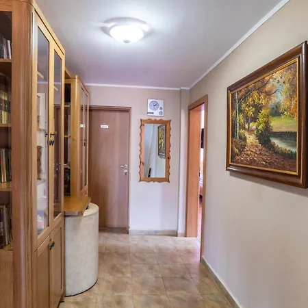 Roden Dom Pensión 2*